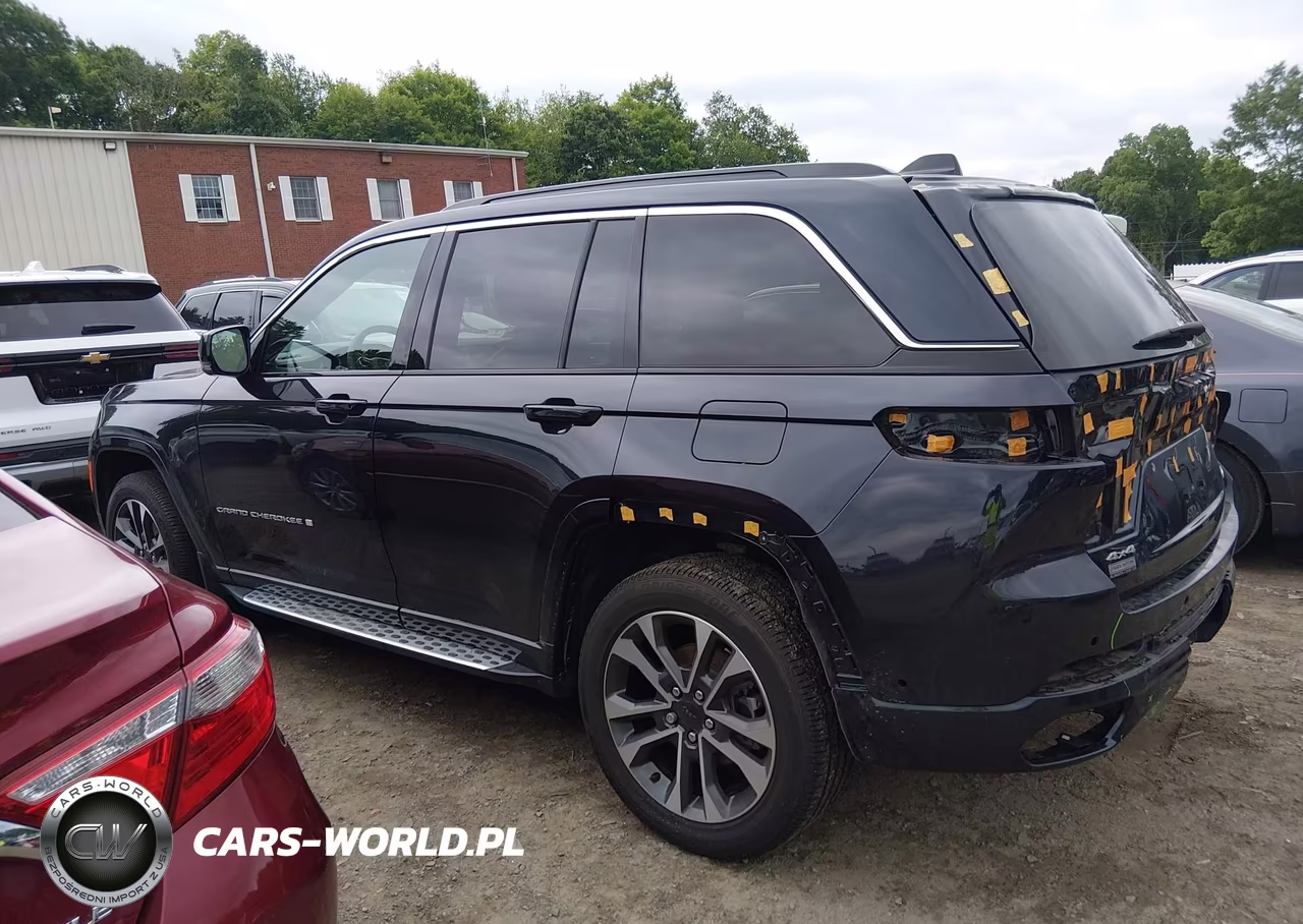 2024 Jeep Grand Cherokee Overland 4X4 VIN:1C4RJHDG4R8621783 - 15