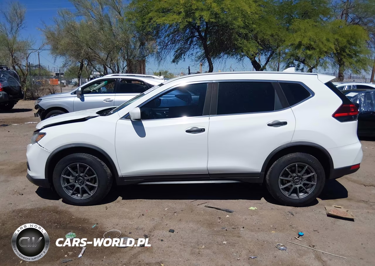 2017 Nissan Rogue S VIN:KNMAT2MT1HP608303 - 13