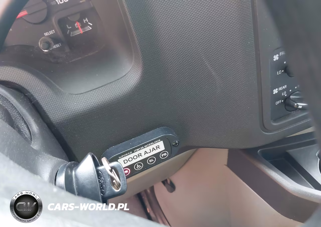 2020 Ford E-350 Cutaway VIN:1FDWE3FS3KDC47655 - 11