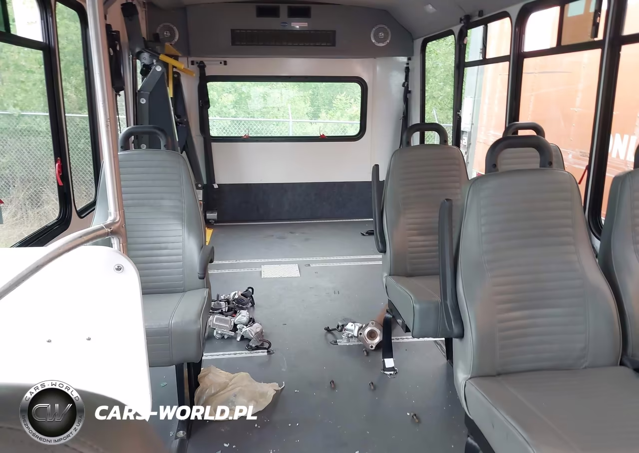 2020 Ford E-350 Cutaway VIN:1FDWE3FS3KDC47655 - 8
