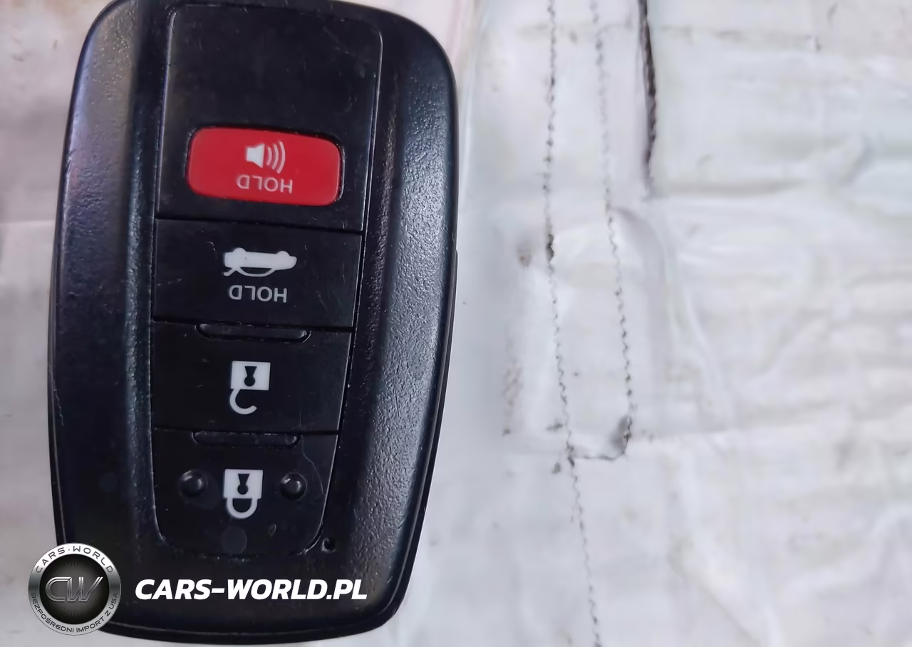 2020 Toyota Camry Le Hybrid VIN:4T1C31AK2LU530747 - 11