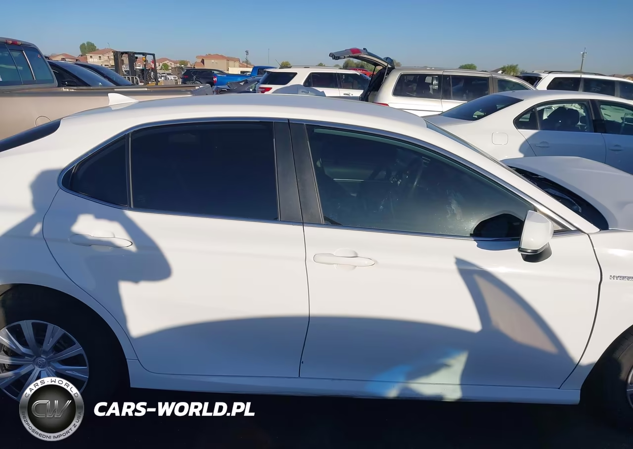 2020 Toyota Camry Le Hybrid VIN:4T1C31AK2LU530747 - 14