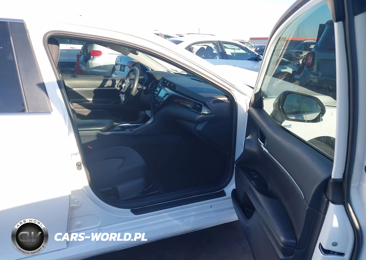 2020 Toyota Camry Le Hybrid VIN:4T1C31AK2LU530747 - 5