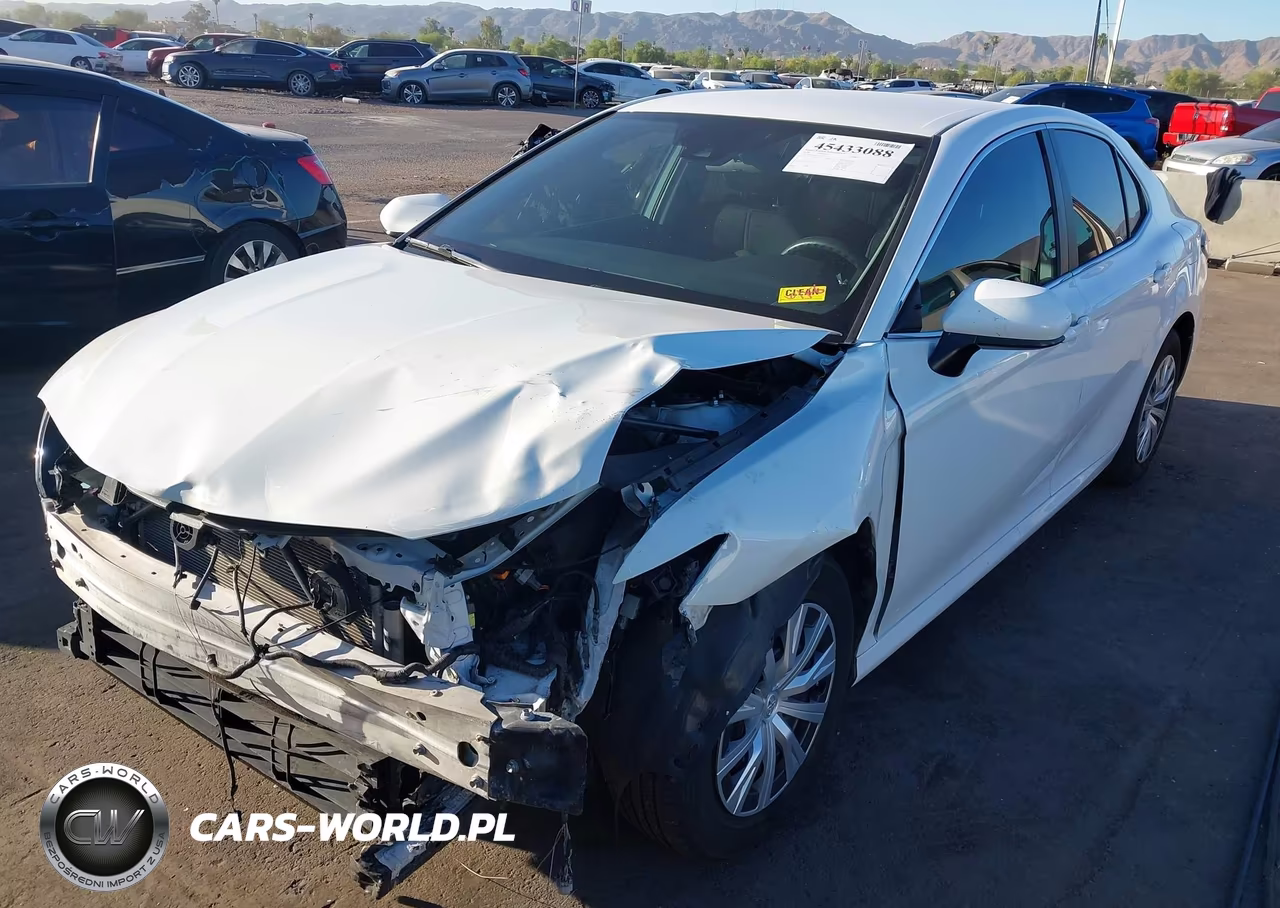 2020 Toyota Camry Le Hybrid VIN:4T1C31AK2LU530747 - 6