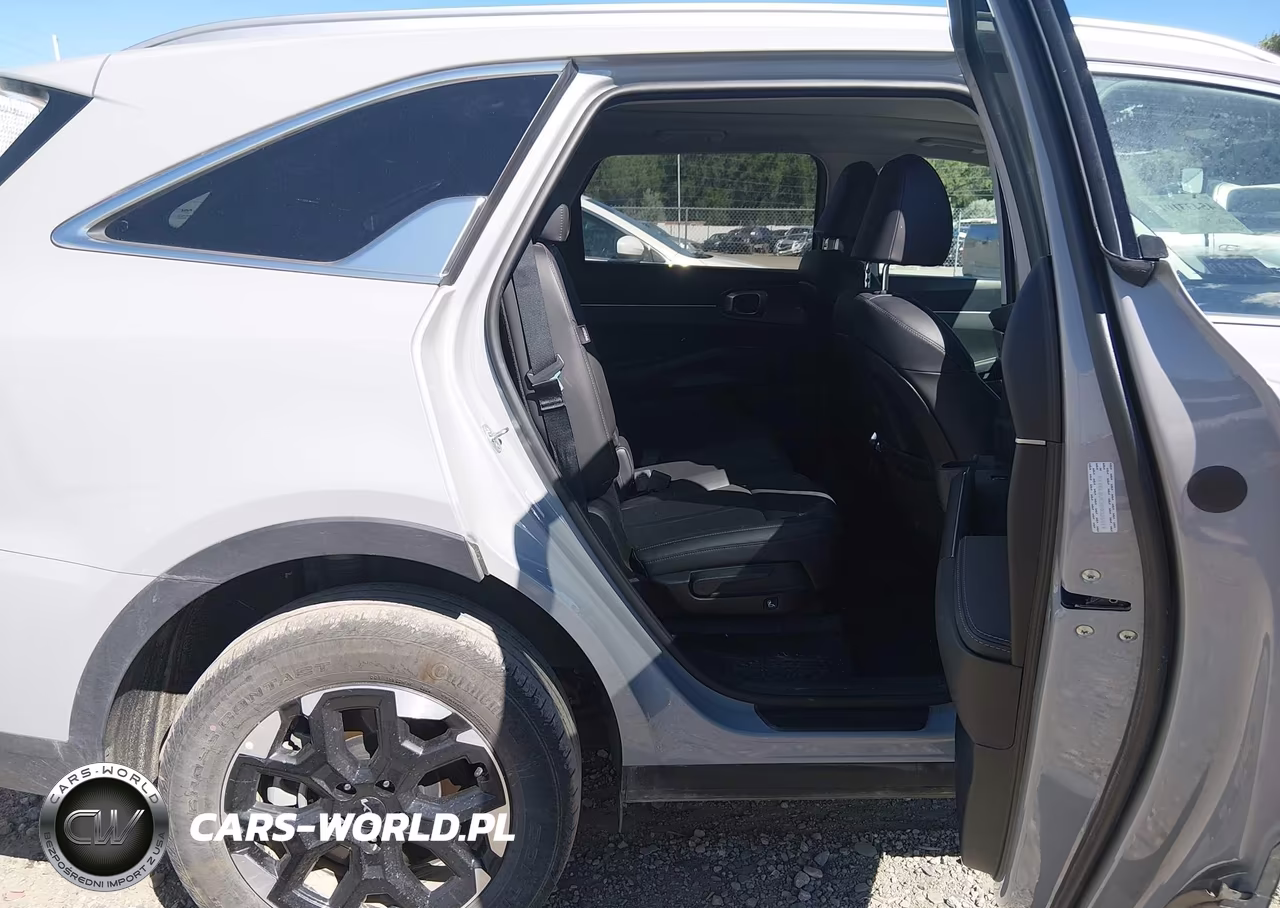 2025 Kia Sorento S VIN:5XYRLDJC9SG326519 - 8