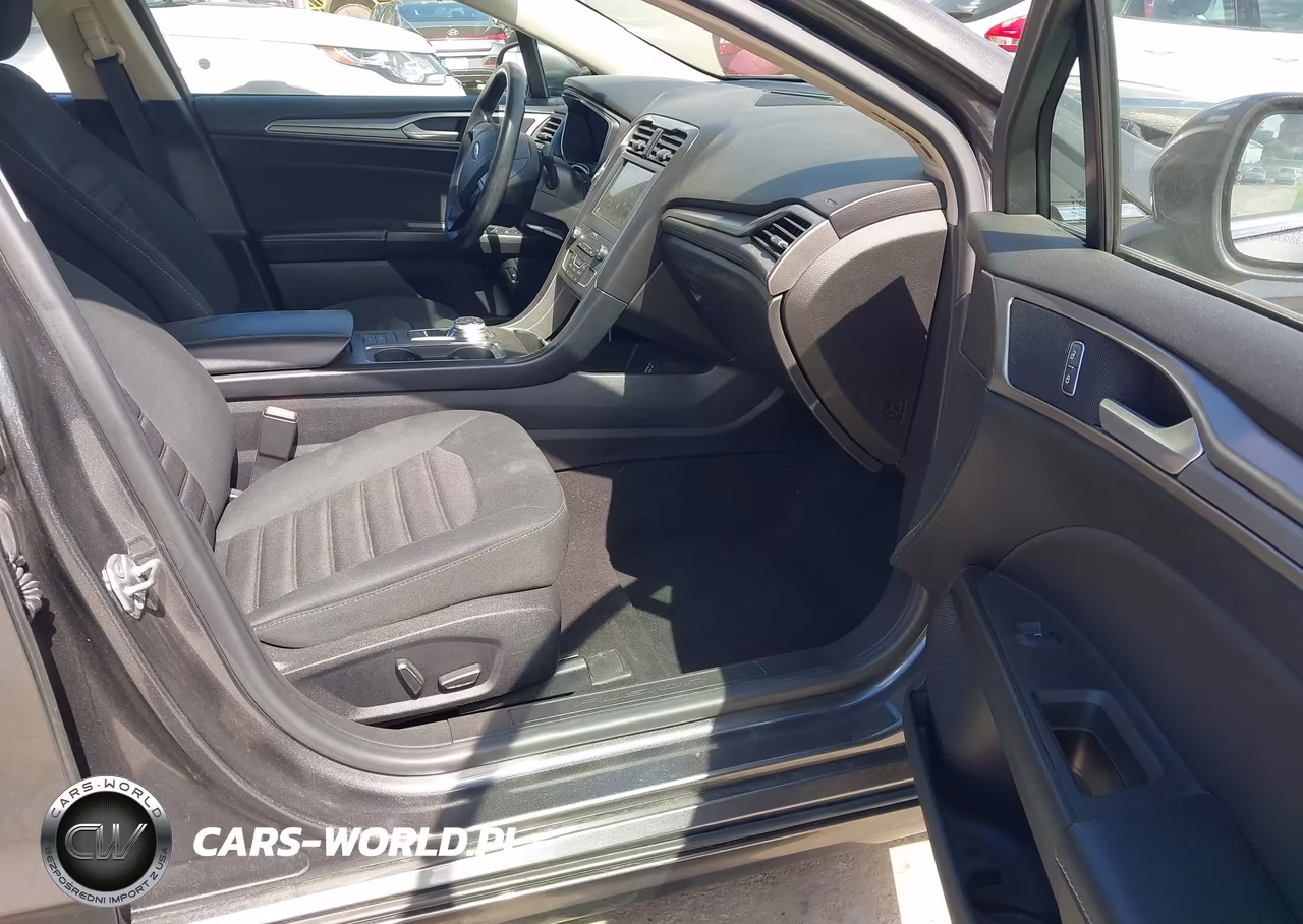 2019 Ford Fusion Hybrid Se VIN:3FA6P0LU7KR156954 - 5