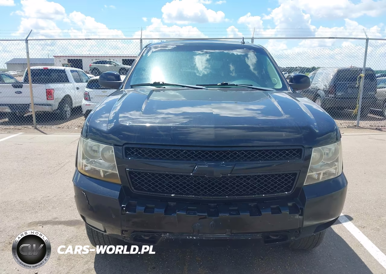 2011 Chevrolet Suburban Lt VIN:1GNSKJE33BR285794 - 12