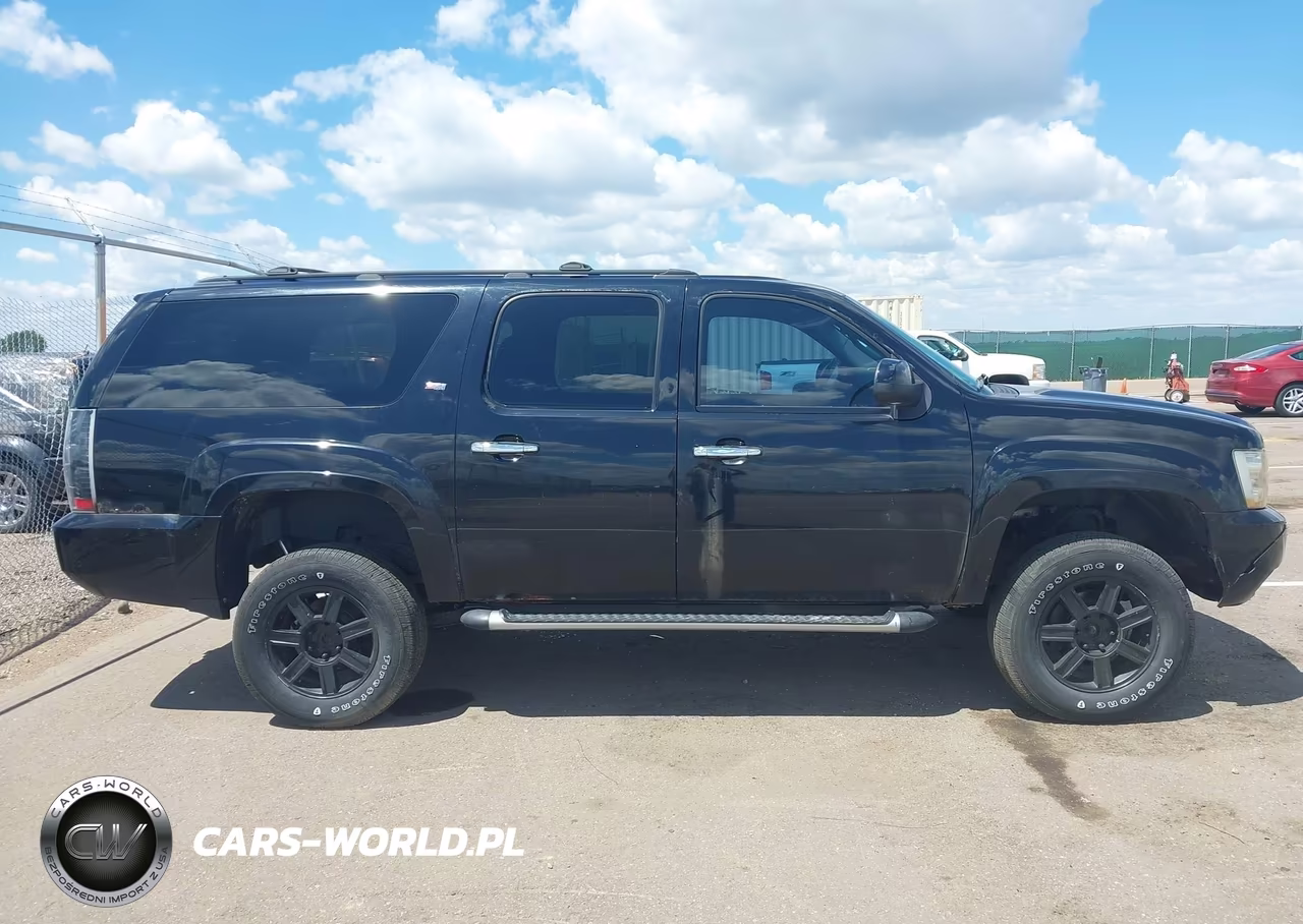 2011 Chevrolet Suburban Lt VIN:1GNSKJE33BR285794 - 13