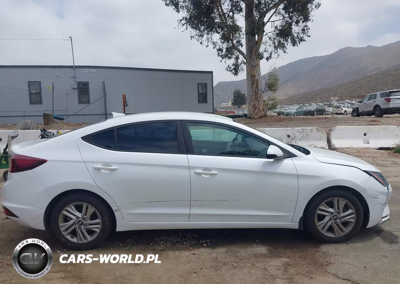 2020 Hyundai Elantra Sel VIN:5NPD84LF4LH568356 - 13