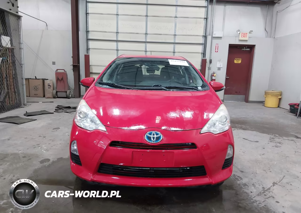 2014 Toyota Prius C Two VIN:JTDKDTB30E1571544 - 12
