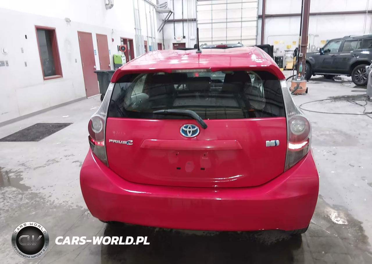 2014 Toyota Prius C Two VIN:JTDKDTB30E1571544 - 16