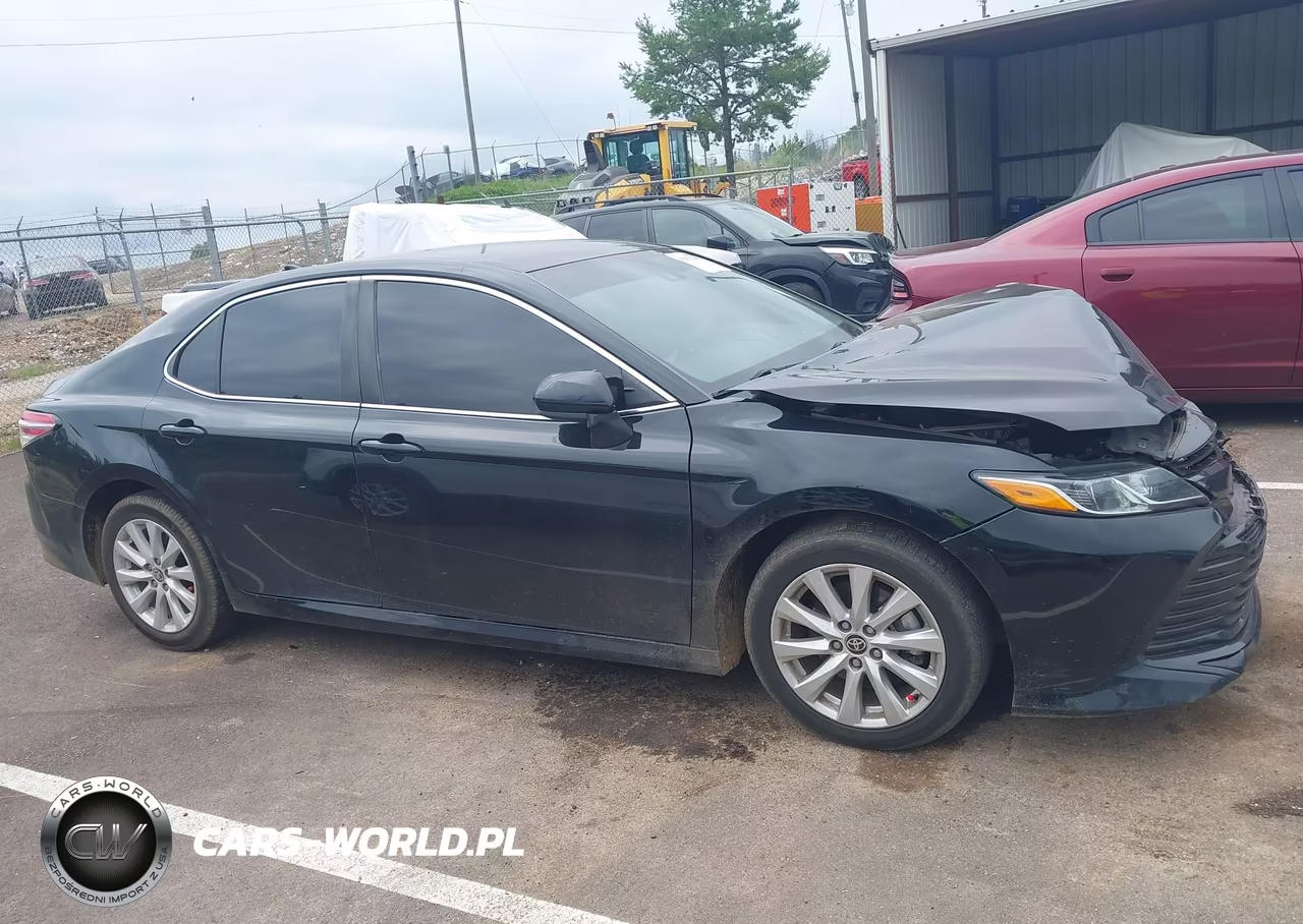 2020 Toyota Camry Le VIN:4T1C11AK3LU506205 - 14