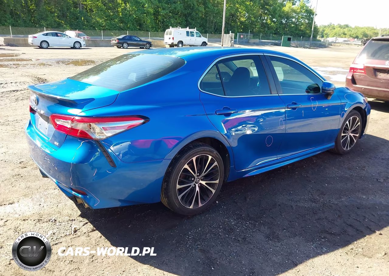 2018 Toyota Camry Se VIN:4T1B11HK9JU018357 - 4