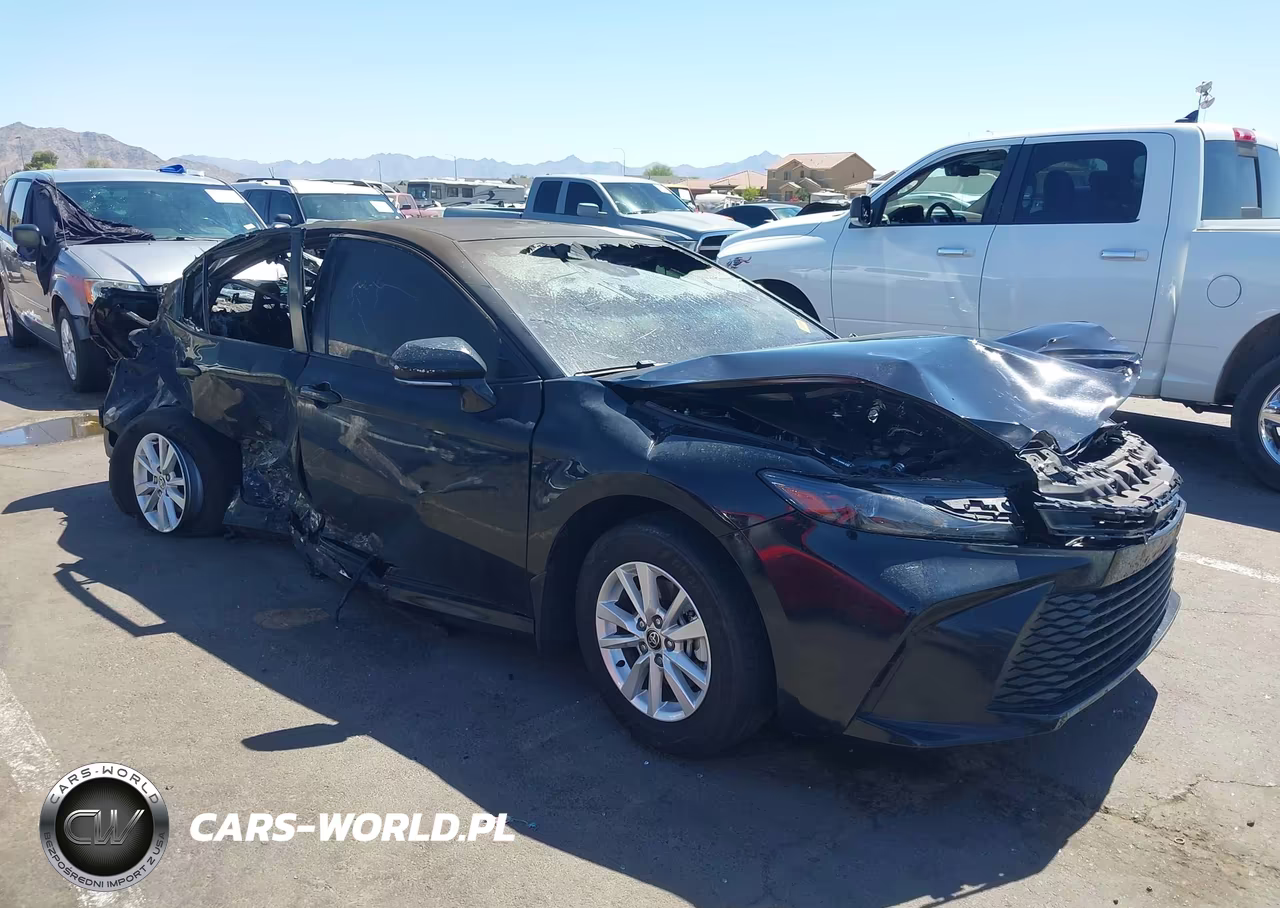 2025 Toyota Camry Le – zdjęcie 1 z 11