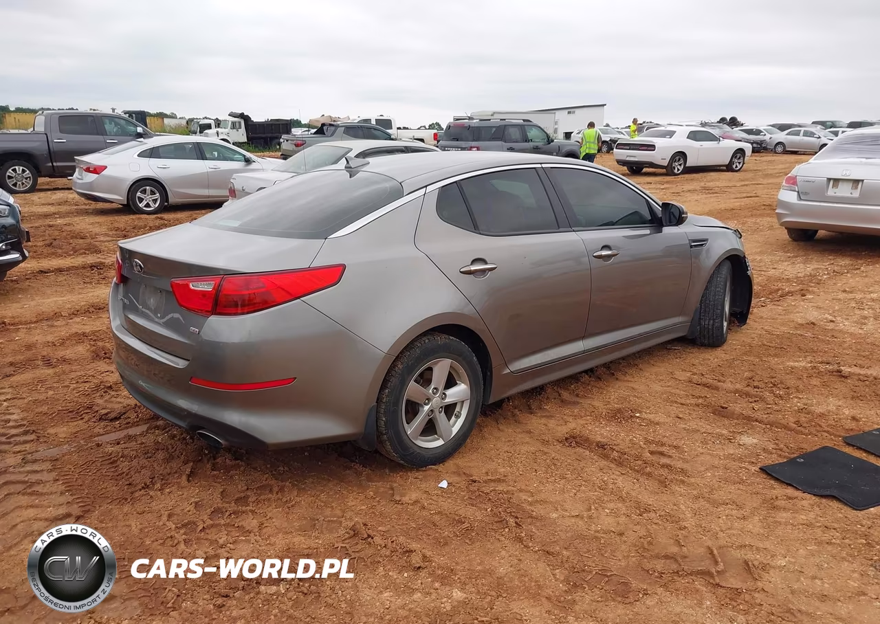 2015 Kia Optima Lx VIN:5XXGM4A70FG355487 - 4