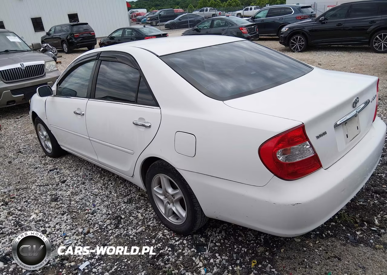 2004 Toyota Camry Le VIN:4T1BE32K54U303702 - 3
