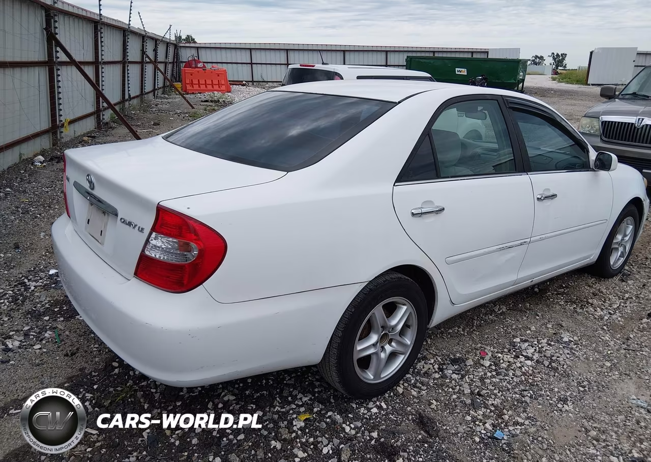 2004 Toyota Camry Le VIN:4T1BE32K54U303702 - 4