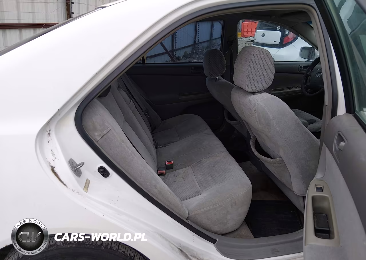 2004 Toyota Camry Le VIN:4T1BE32K54U303702 - 8