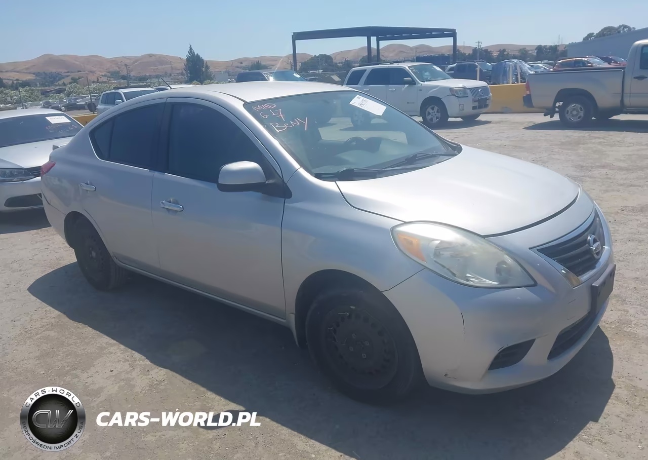 2014 Nissan Versa 1.6 Sv – zdjęcie 1 z 11