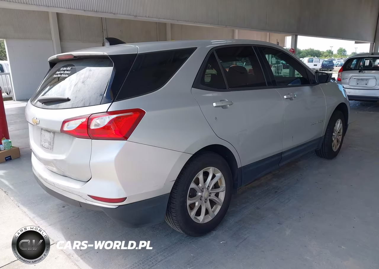 2018 Chevrolet Equinox Ls VIN:2GNAXHEV1J6109070 - 4