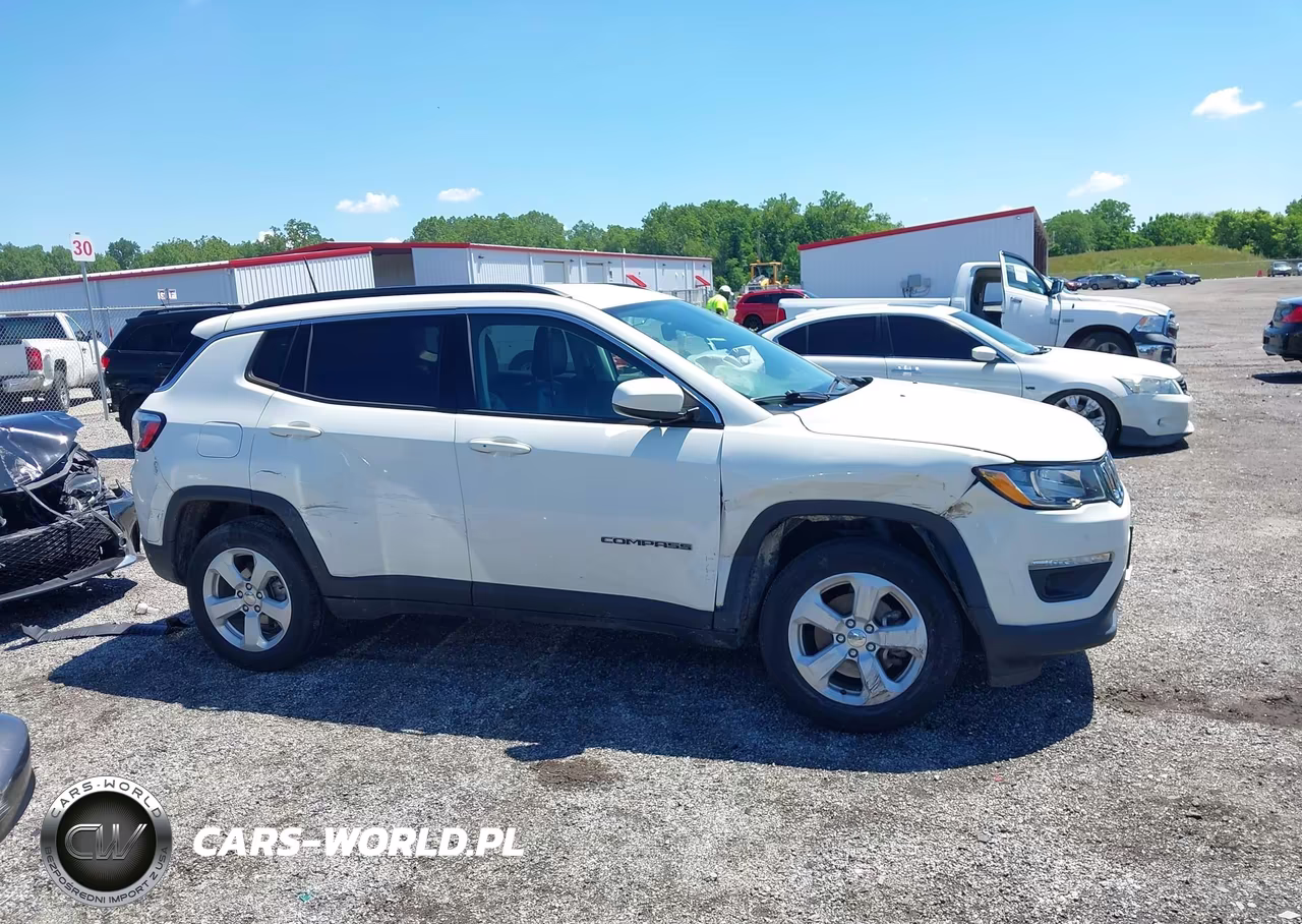 2019 Jeep Compass Latitude 4X4 VIN:3C4NJDBB9KT696257 - 13