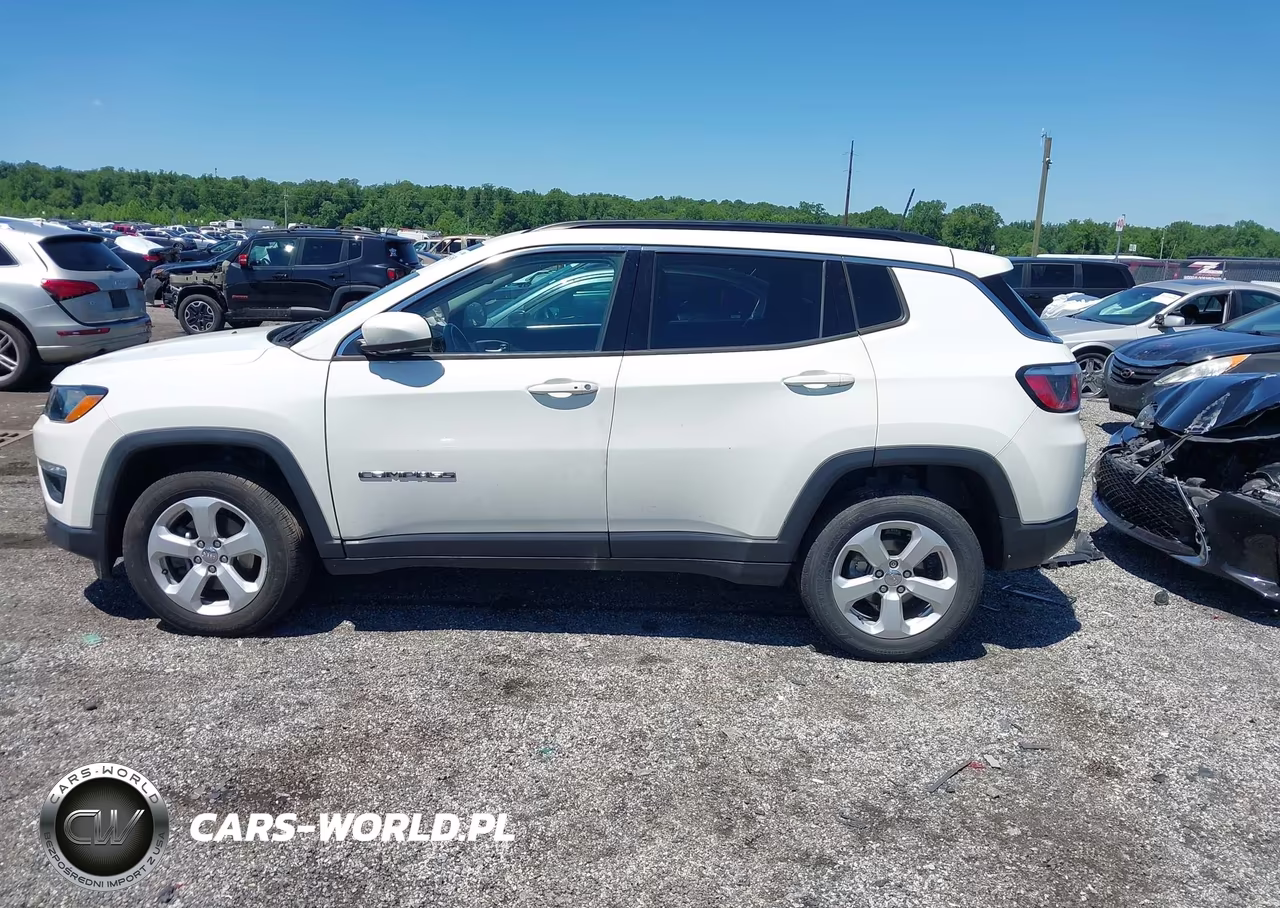2019 Jeep Compass Latitude 4X4 VIN:3C4NJDBB9KT696257 - 14