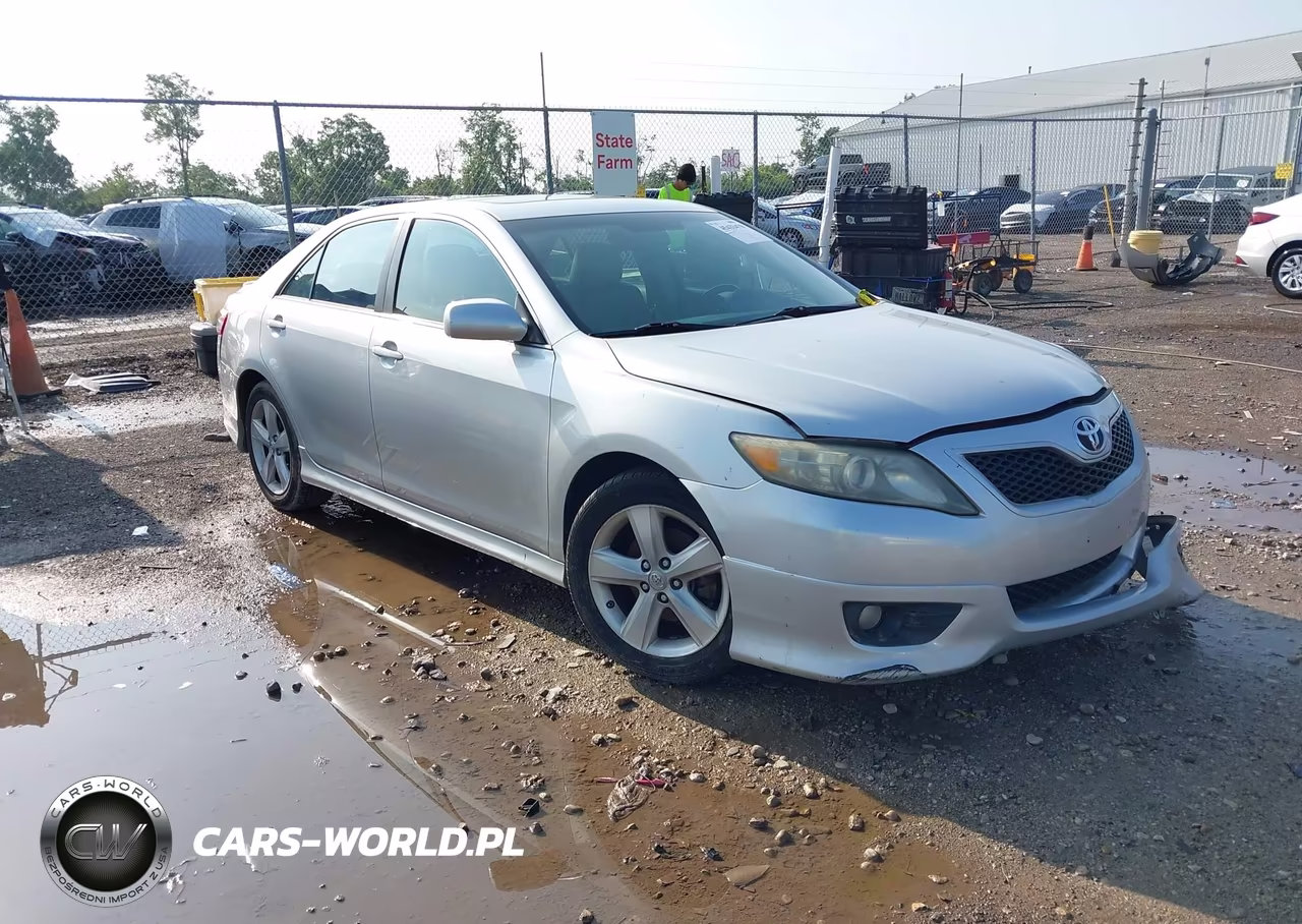2010 Toyota Camry Se – zdjęcie 1 z 16