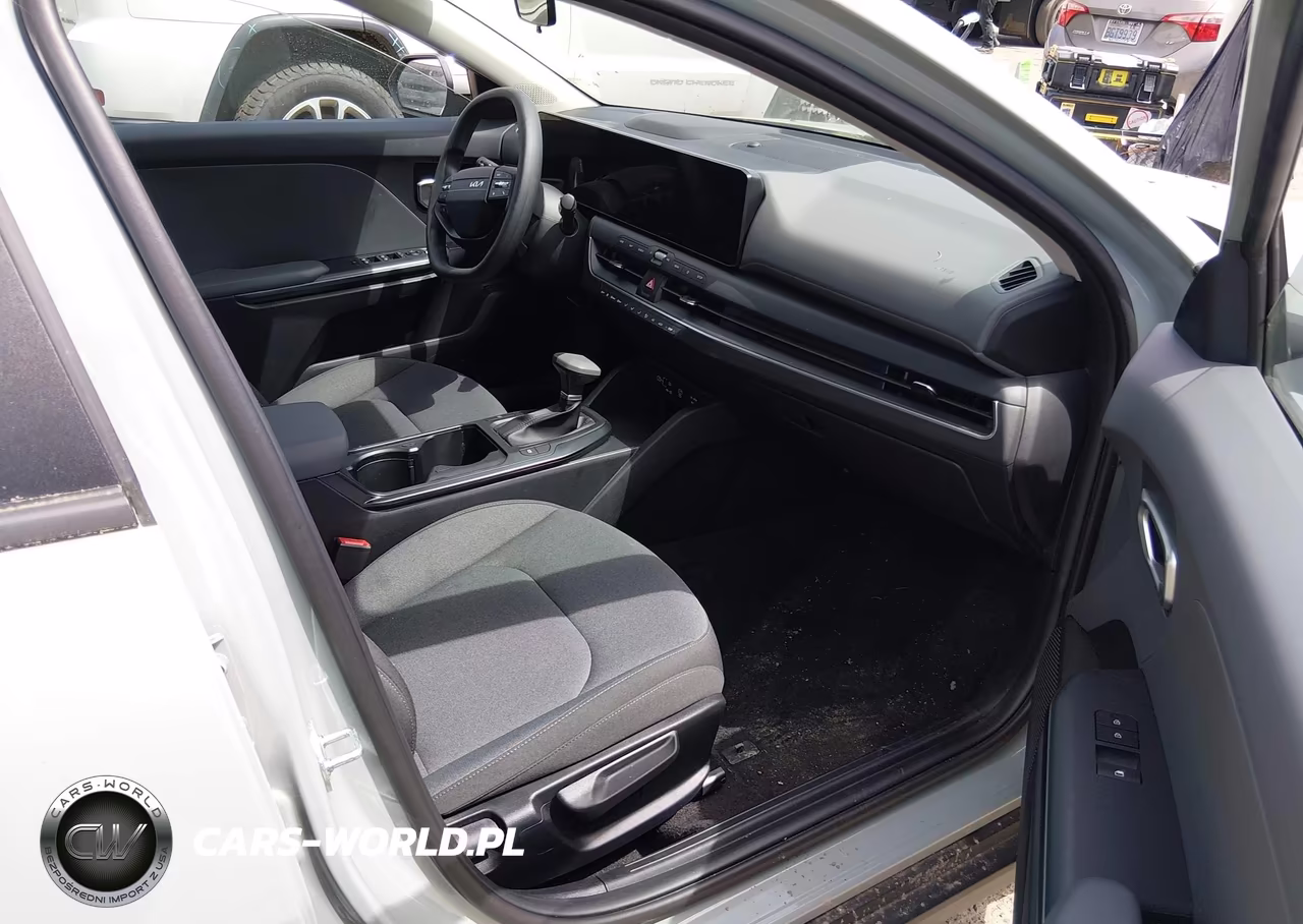2025 Kia K4 Lxs VIN:3KPFT4DE9SE140525 - 5