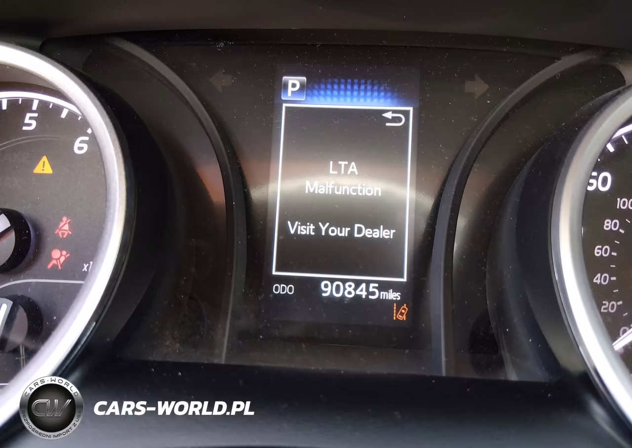 2022 Toyota Camry Le VIN:4T1C11AK8NU691080 - 16