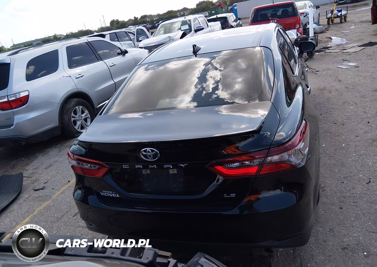 2022 Toyota Camry Le VIN:4T1C11AK8NU691080 - 17