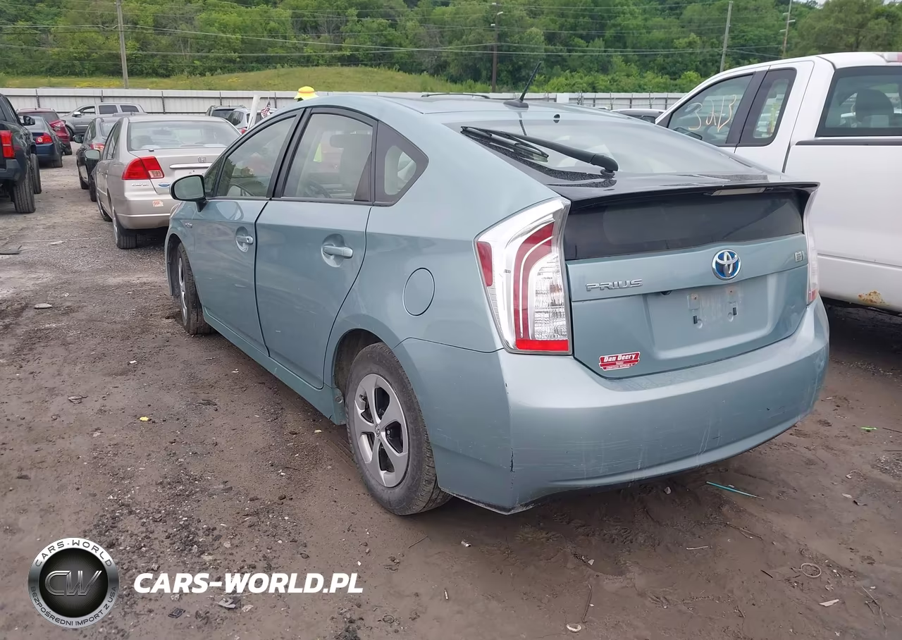 2013 Toyota Prius Four VIN:JTDKN3DU3D1734172 - 3