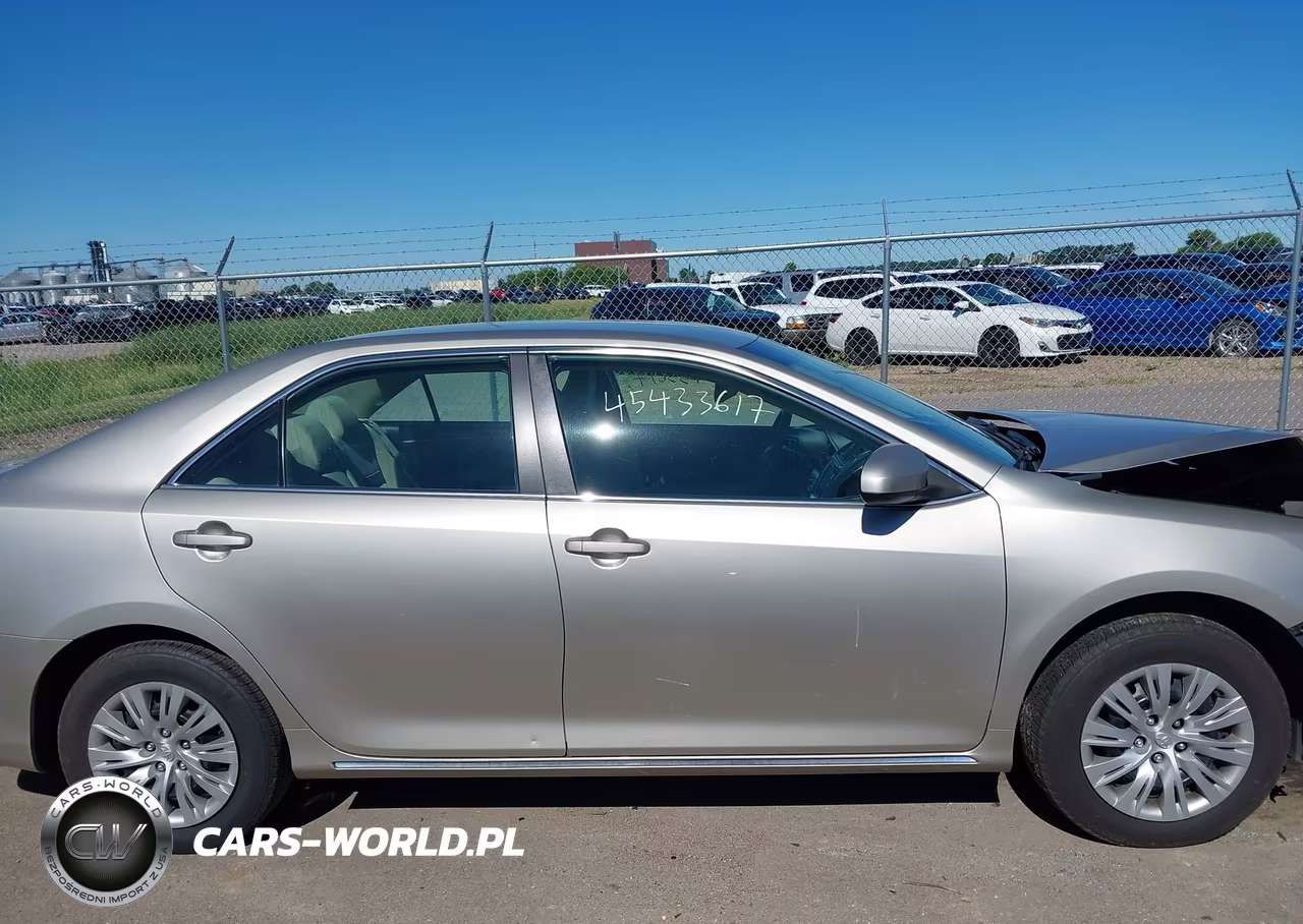 2014 Toyota Camry Le VIN:4T1BF1FKXEU414050 - 14