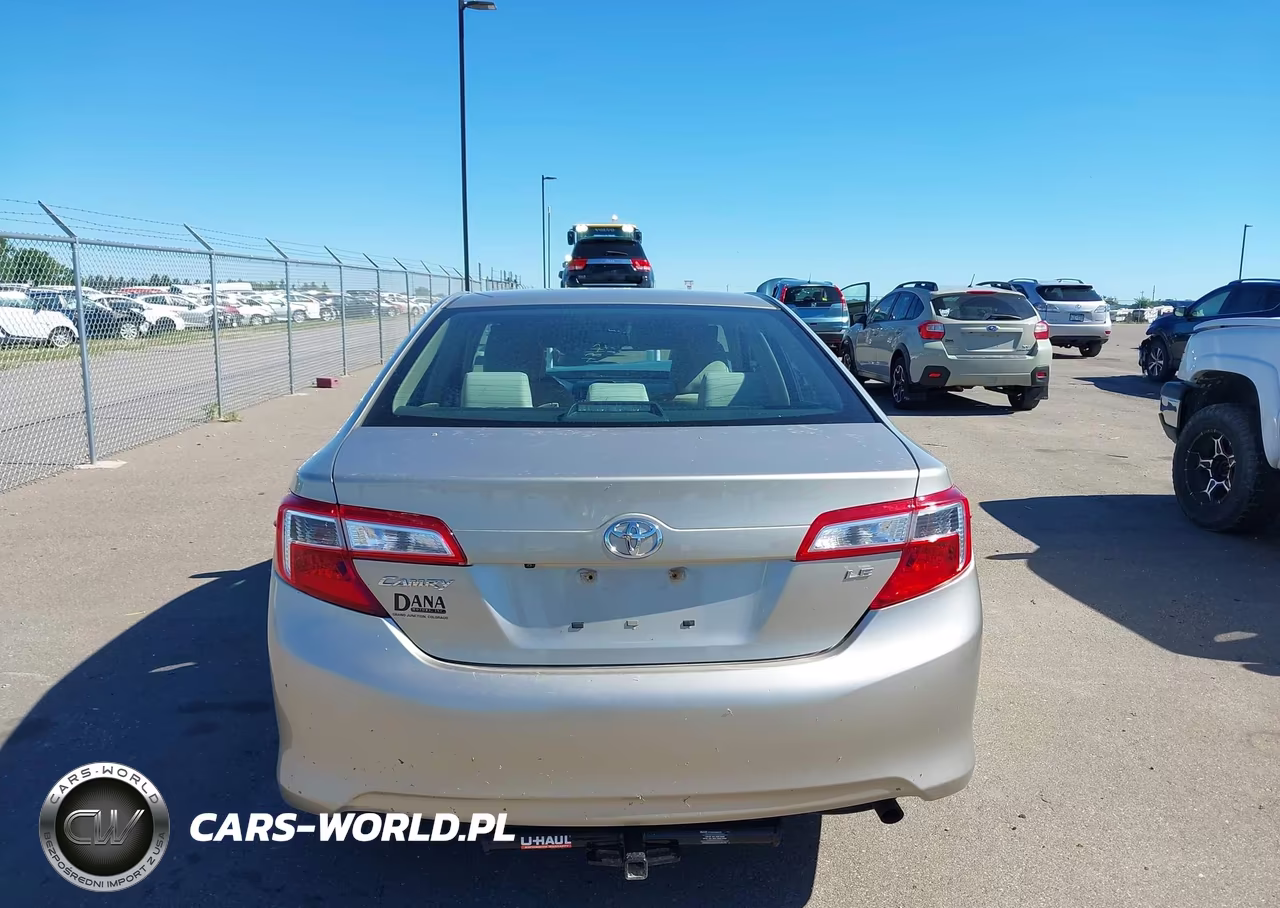 2014 Toyota Camry Le VIN:4T1BF1FKXEU414050 - 17