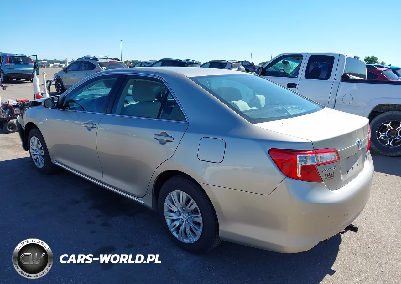 2014 Toyota Camry Le VIN:4T1BF1FKXEU414050 - 3