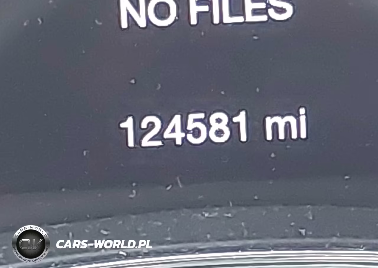 2018 Jeep Grand Cherokee Overland 4X4 VIN:1C4RJFCG7JC136822 - 15