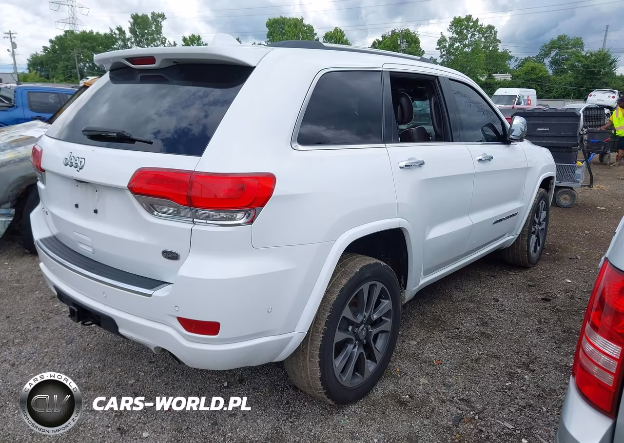 2018 Jeep Grand Cherokee Overland 4X4 VIN:1C4RJFCG7JC136822 - 4