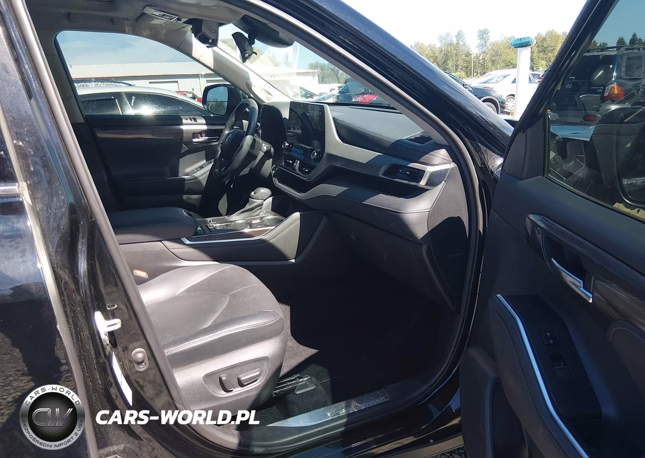 2021 Toyota Highlander Hybrid Platinum VIN:5TDEBRCH5MS028496 - 17