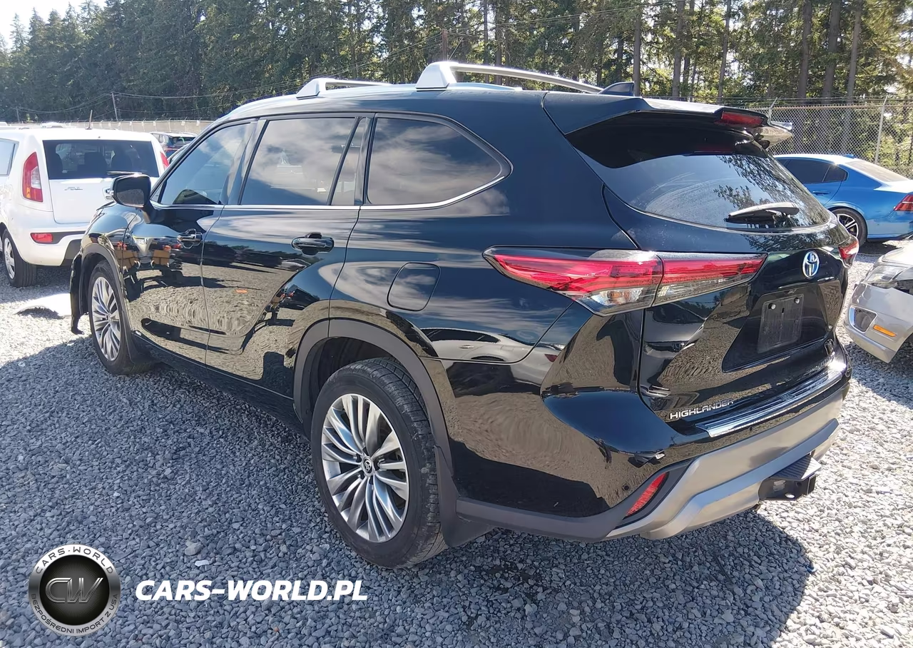 2021 Toyota Highlander Hybrid Platinum VIN:5TDEBRCH5MS028496 - 3