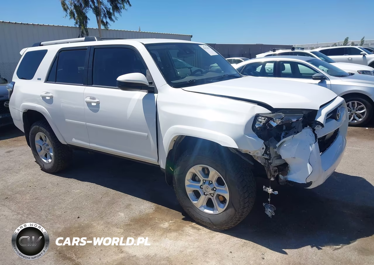 2022 Toyota 4Runner Sr5 – zdjęcie 1 z 17