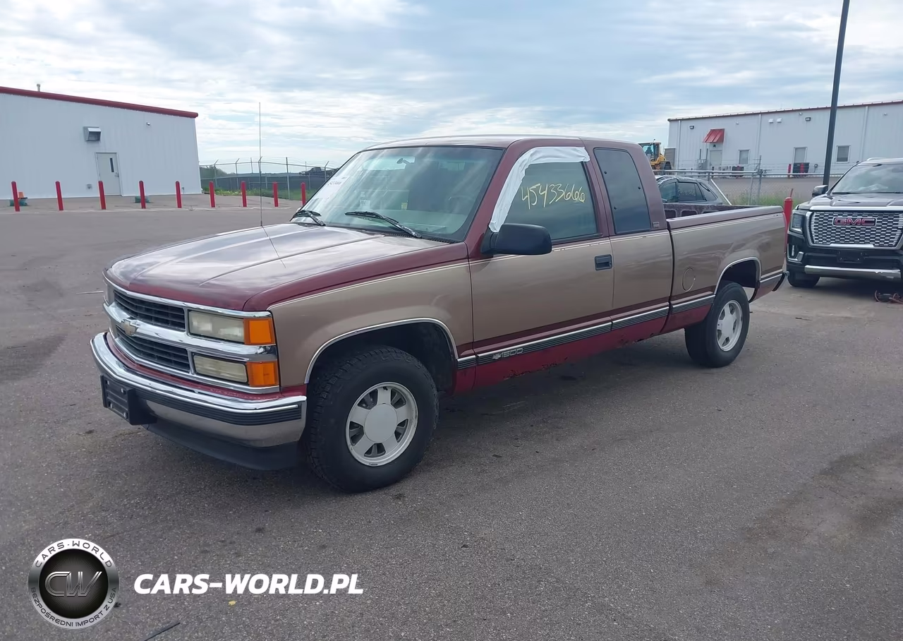 1997 Chevrolet Silverado Pick-Up C1500 VIN:1GCEC19R3BE155298 - 2