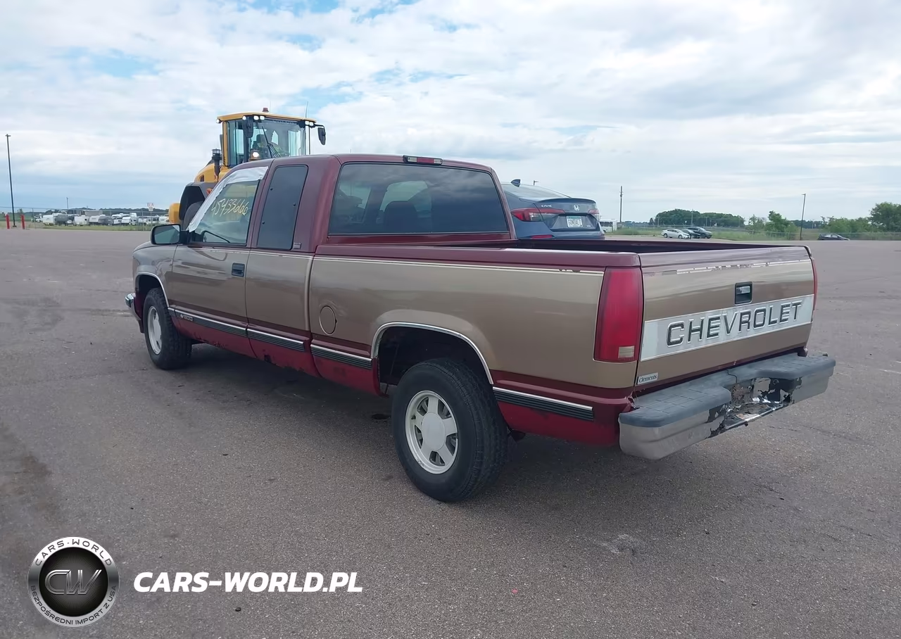 1997 Chevrolet Silverado Pick-Up C1500 VIN:1GCEC19R3BE155298 - 3