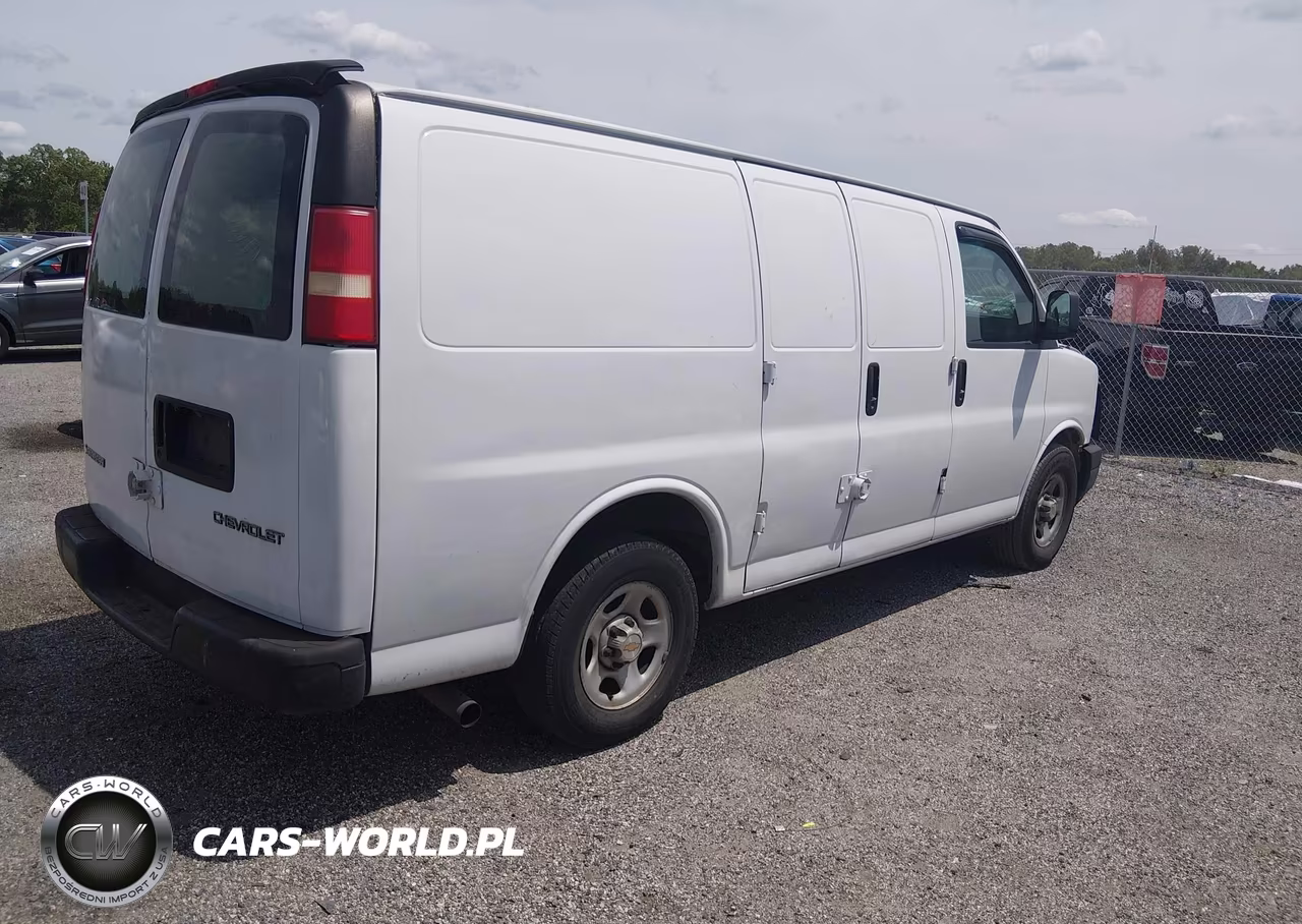 2004 Chevrolet Express VIN:1GCFG15X841173671 - 4