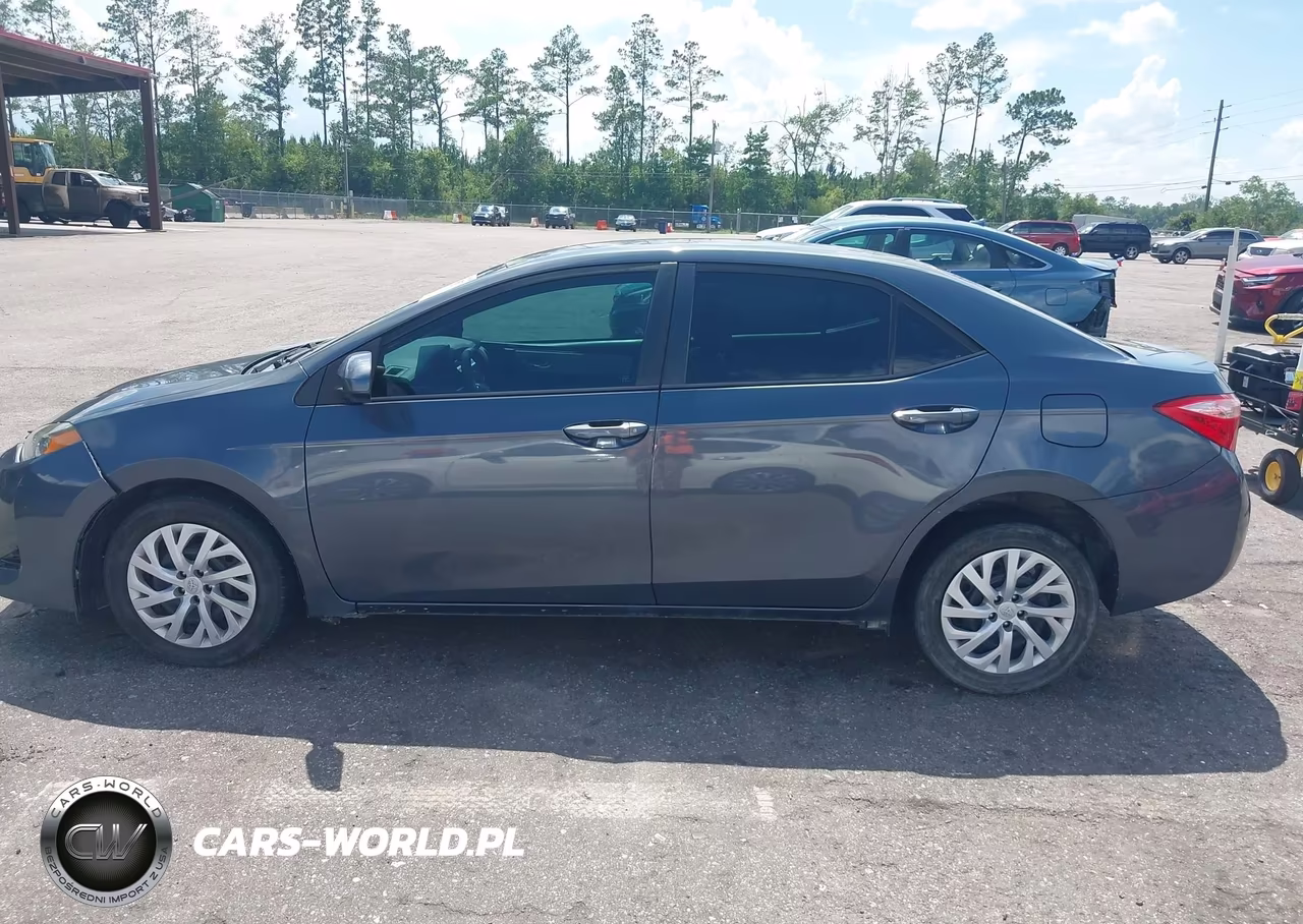 2018 Toyota Corolla Le VIN:5YFBURHE9JP850931 - 15