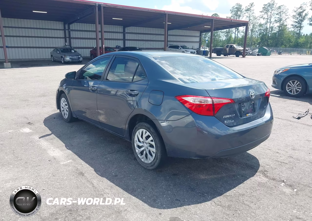 2018 Toyota Corolla Le VIN:5YFBURHE9JP850931 - 3