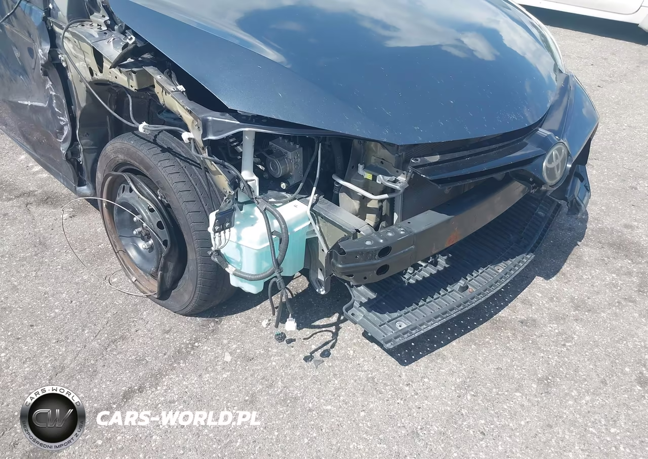 2018 Toyota Corolla Le VIN:5YFBURHE9JP850931 - 6