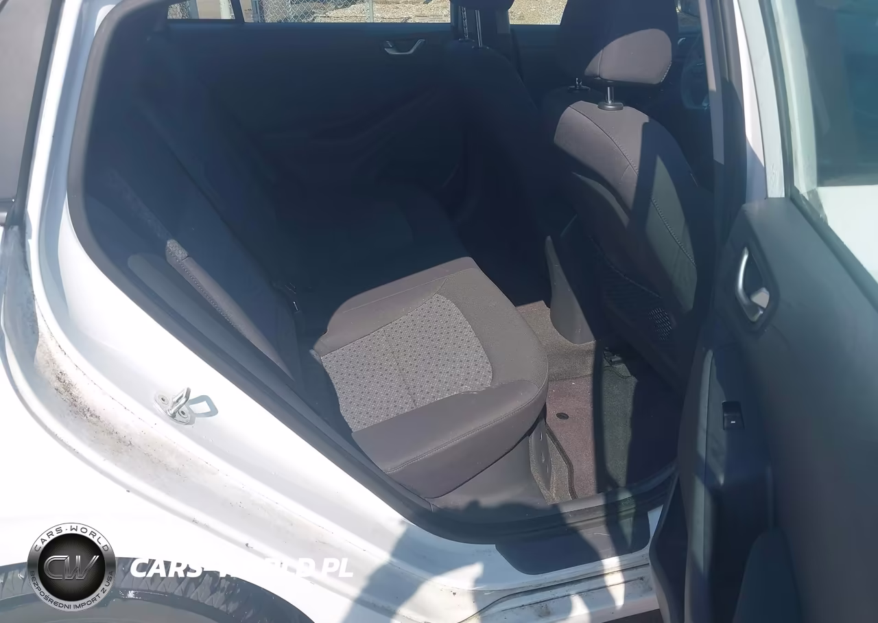2019 Hyundai Ioniq Hybrid Blue VIN:KMHC65LC7KU107780 - 8