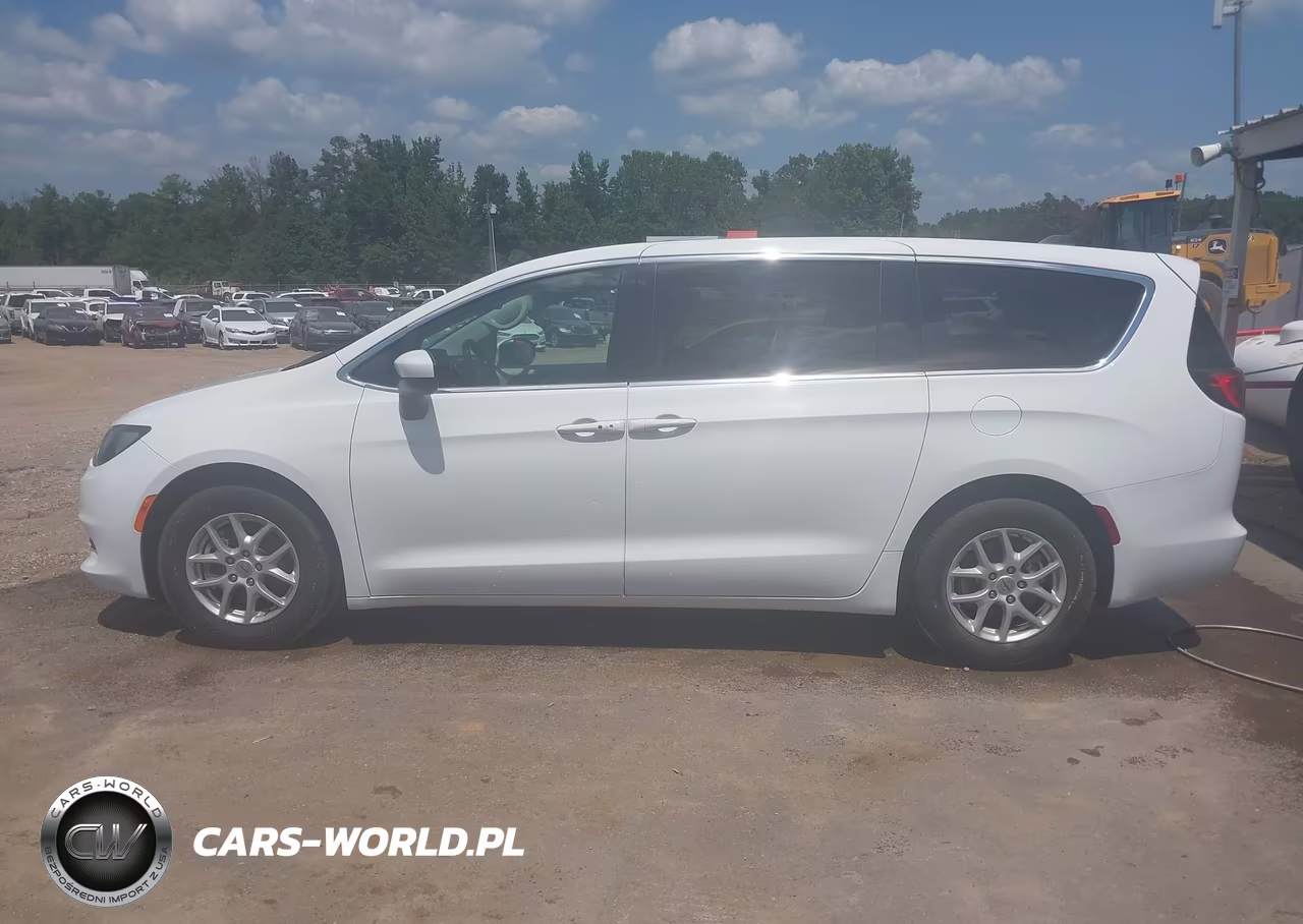 2021 Chrysler Voyager Lx VIN:2C4RC1CG2MR555217 - 17
