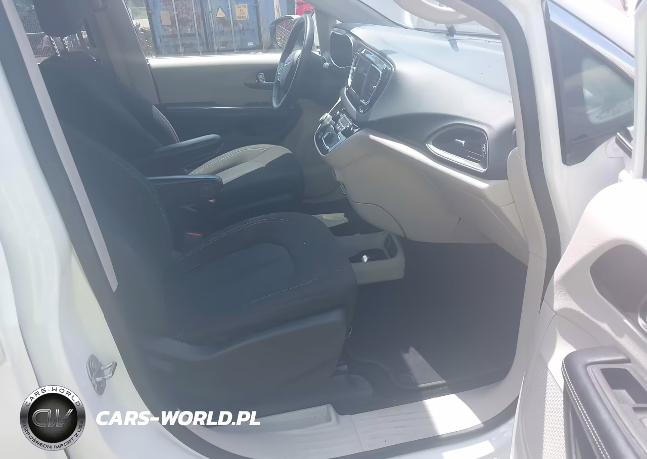 2021 Chrysler Voyager Lx VIN:2C4RC1CG2MR555217 - 5