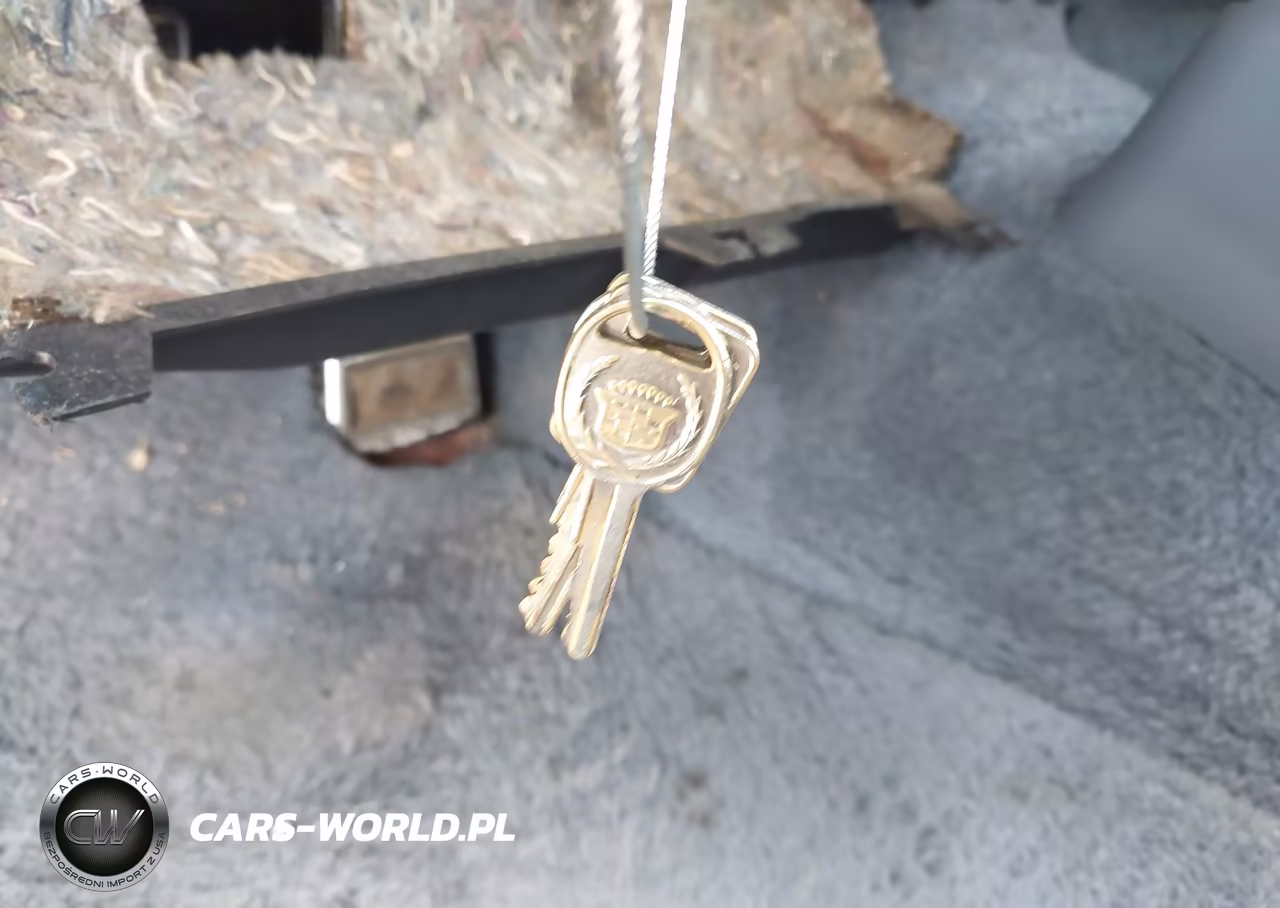 1990 Cadillac Brougham VIN:1G6DW547XLR711275 - 11