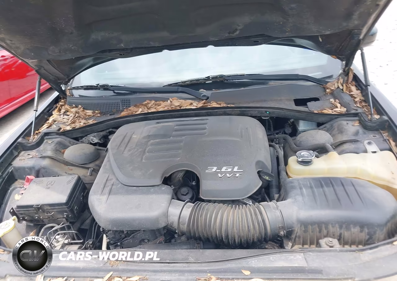 2012 Chrysler 300 VIN:2C3CCAAG2CH107173 - 10